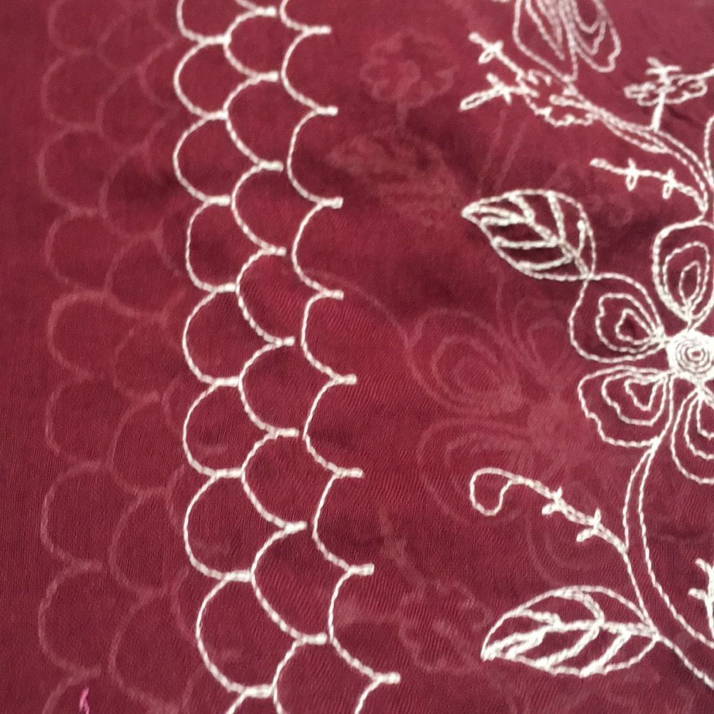 Scarf Embroidered  - Picture 2 of 7
